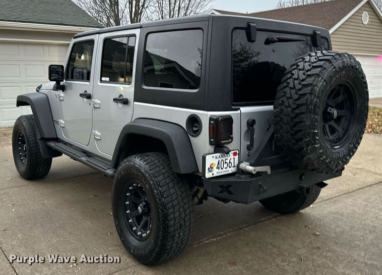 image for item EJ6839 2012 Jeep Wrangler Unlimited SUV