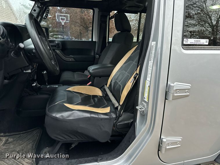 image for item EJ6839 2012 Jeep Wrangler Unlimited SUV