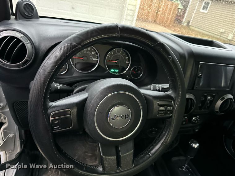 image for item EJ6839 2012 Jeep Wrangler Unlimited SUV