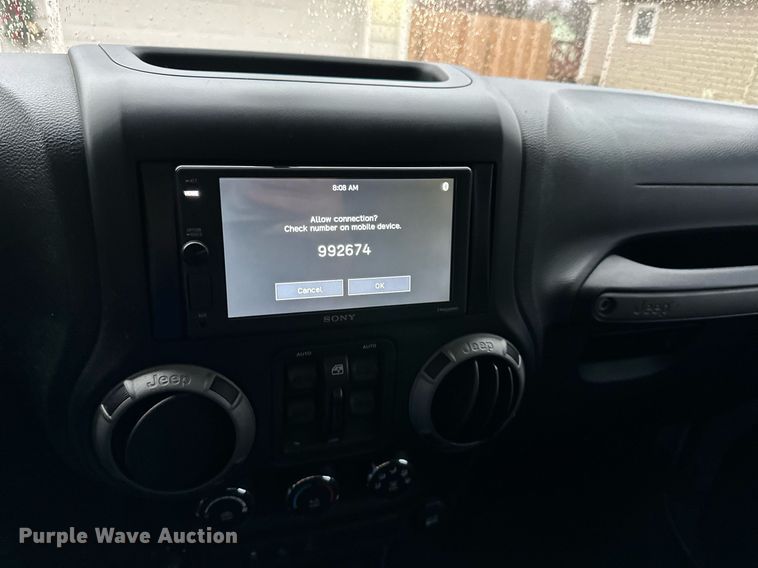 image for item EJ6839 2012 Jeep Wrangler Unlimited SUV