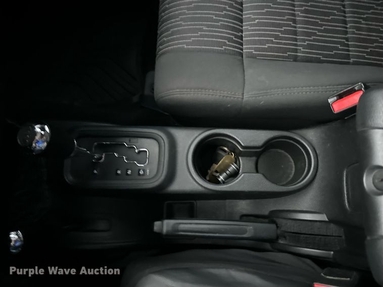 image for item EJ6839 2012 Jeep Wrangler Unlimited SUV