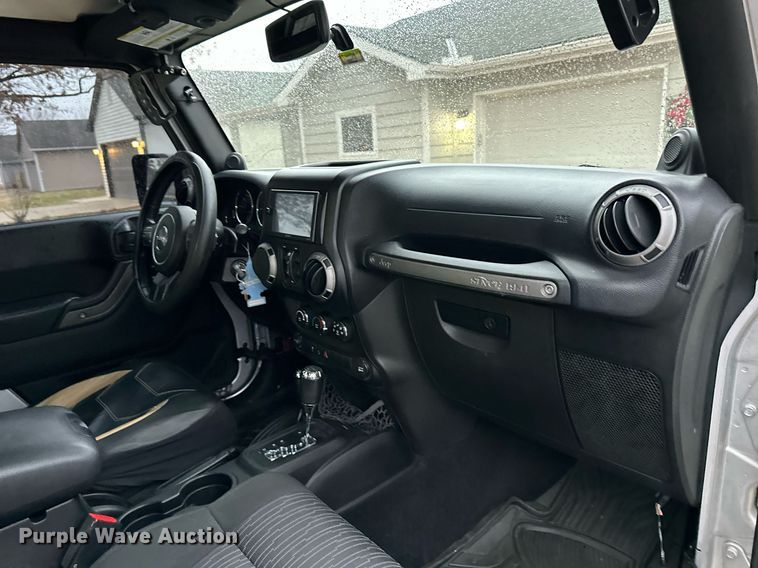 image for item EJ6839 2012 Jeep Wrangler Unlimited SUV