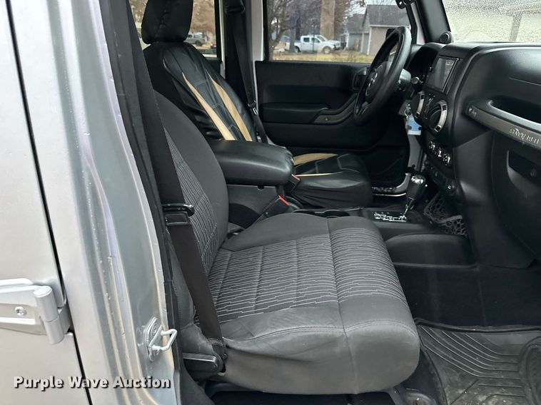 image for item EJ6839 2012 Jeep Wrangler Unlimited SUV