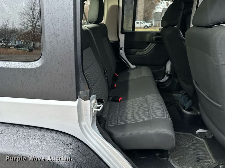 image for item EJ6839 2012 Jeep Wrangler Unlimited SUV