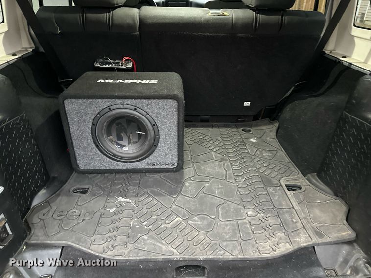 image for item EJ6839 2012 Jeep Wrangler Unlimited SUV