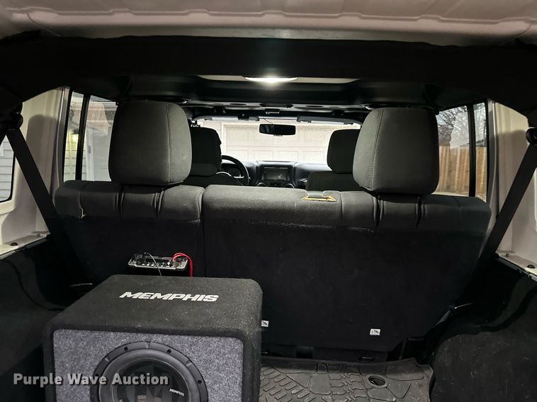 image for item EJ6839 2012 Jeep Wrangler Unlimited SUV