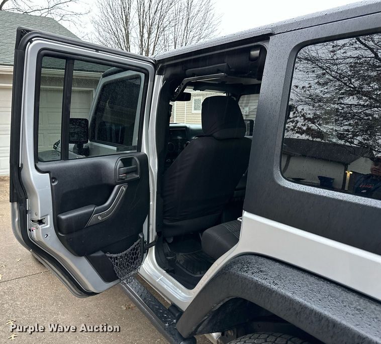 image for item EJ6839 2012 Jeep Wrangler Unlimited SUV