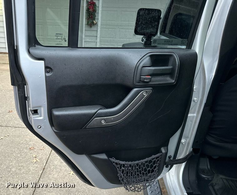 image for item EJ6839 2012 Jeep Wrangler Unlimited SUV