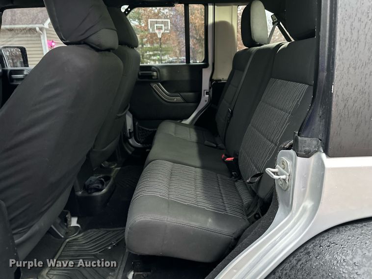 image for item EJ6839 2012 Jeep Wrangler Unlimited SUV