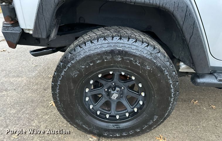 image for item EJ6839 2012 Jeep Wrangler Unlimited SUV