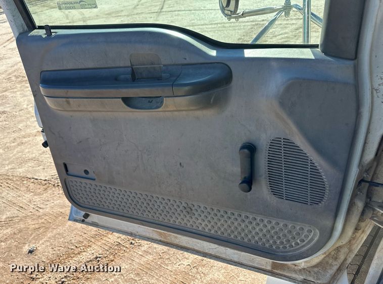 image for item EK9955 2007 Ford F750 Super Duty truck cab and chassis