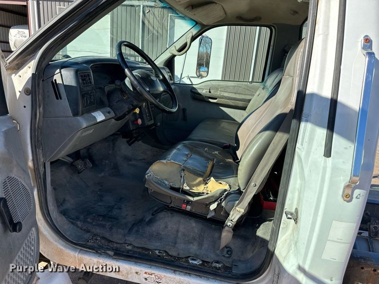 image for item EK9955 2007 Ford F750 Super Duty truck cab and chassis