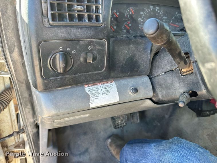 image for item EK9955 2007 Ford F750 Super Duty truck cab and chassis