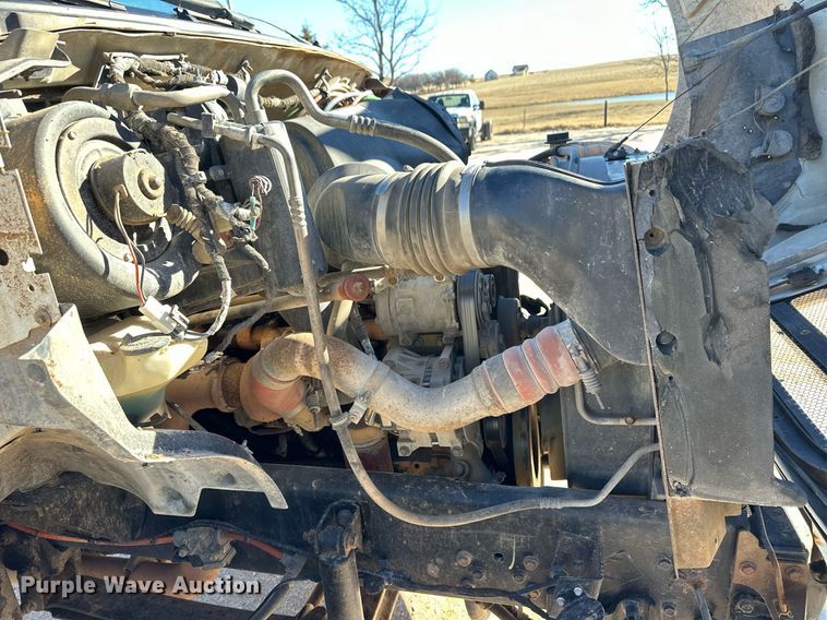 image for item EK9955 2007 Ford F750 Super Duty truck cab and chassis