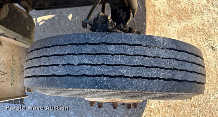 image for item EK9955 2007 Ford F750 Super Duty truck cab and chassis