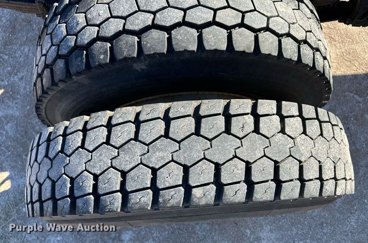 image for item EK9955 2007 Ford F750 Super Duty truck cab and chassis