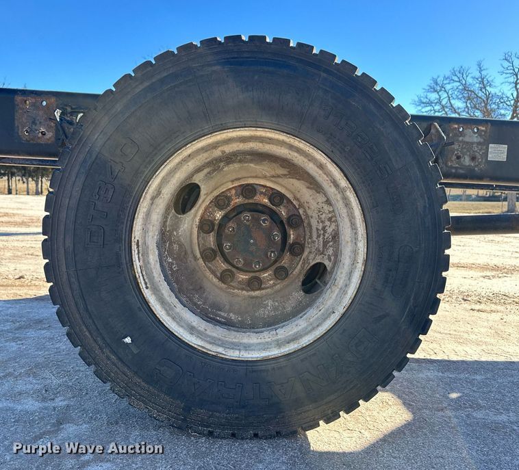 image for item EK9955 2007 Ford F750 Super Duty truck cab and chassis