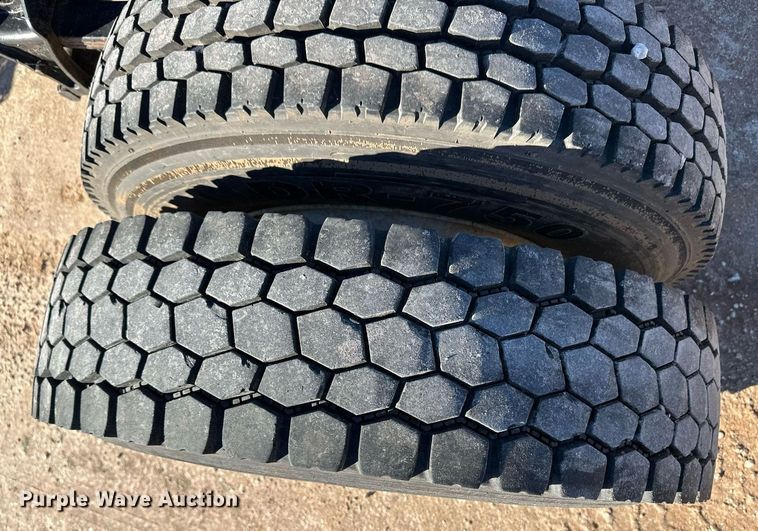 image for item EK9955 2007 Ford F750 Super Duty truck cab and chassis