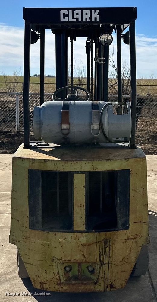 image for item EK9986 Clark GCX25E forklift