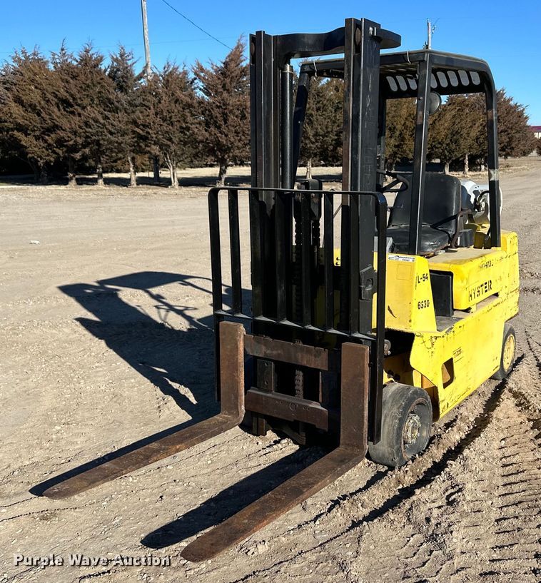 image for item EK9987 Hyster forklift