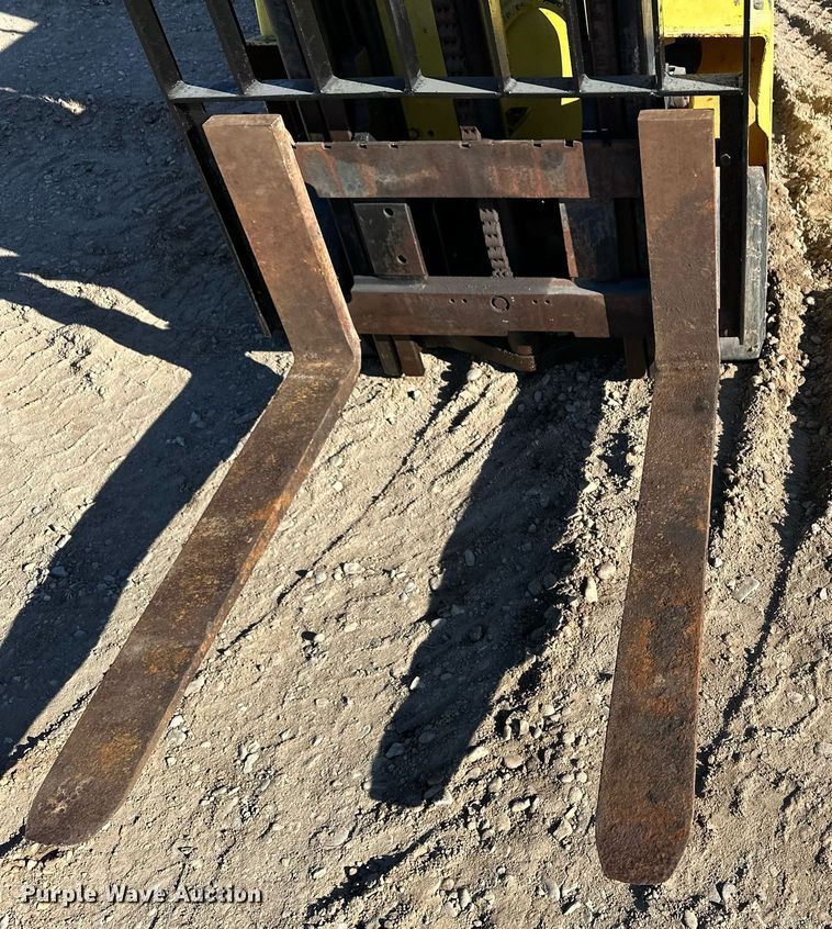 image for item EK9987 Hyster forklift