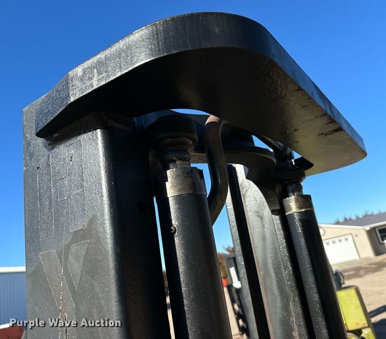 image for item EK9987 Hyster forklift