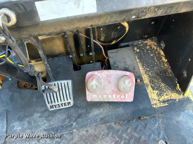 image for item EK9987 Hyster forklift