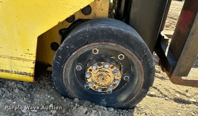image for item EK9987 Hyster forklift
