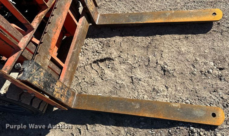 image for item EK9988 Nissan 25 forklift