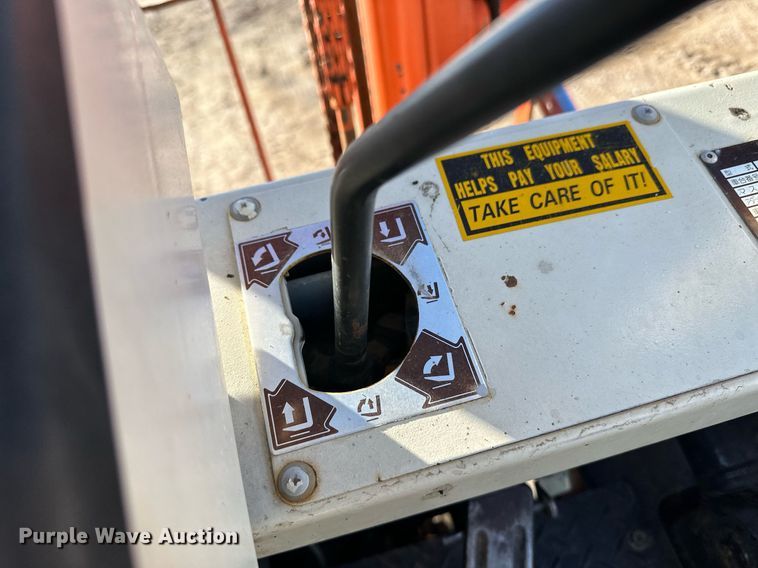 image for item EK9988 Nissan 25 forklift