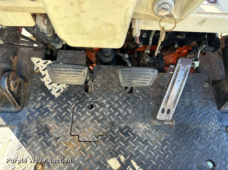 image for item EK9988 Nissan 25 forklift