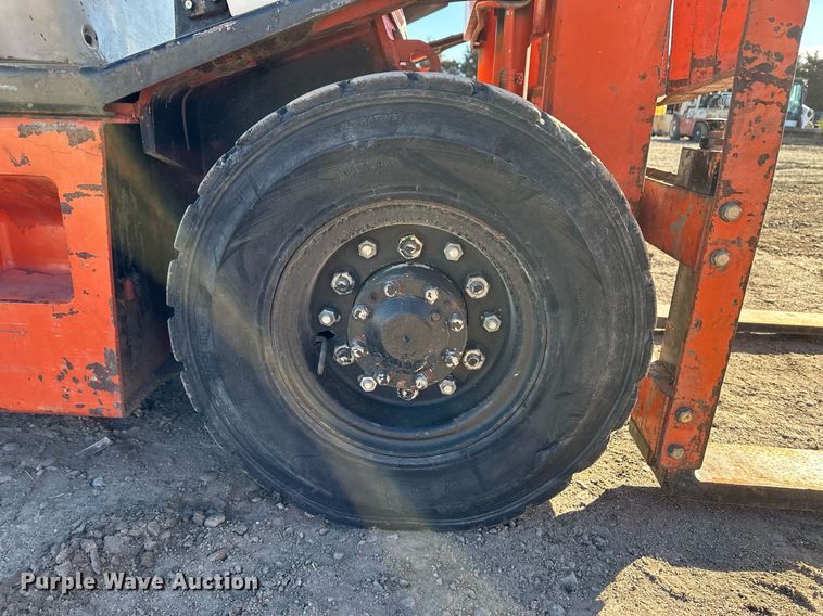 image for item EK9988 Nissan 25 forklift