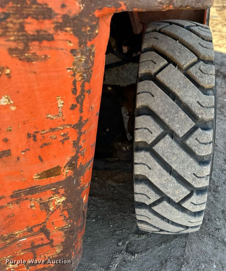 image for item EK9988 Nissan 25 forklift