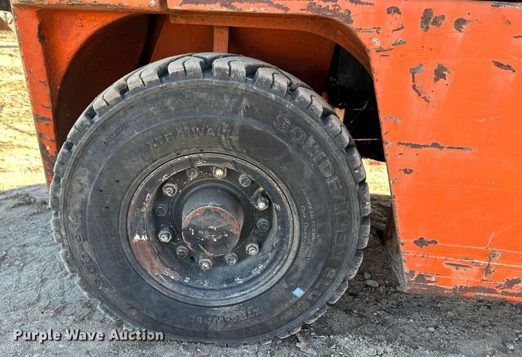 image for item EK9988 Nissan 25 forklift