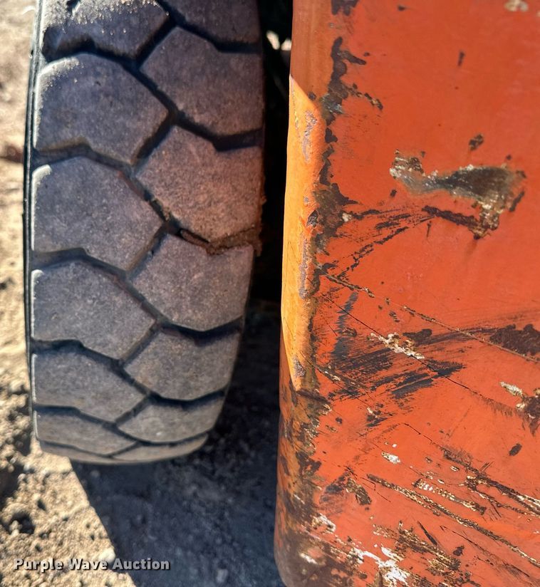 image for item EK9988 Nissan 25 forklift