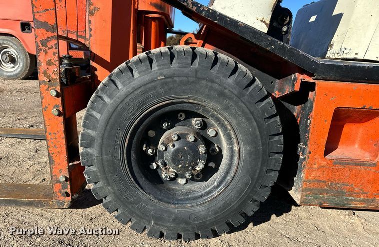 image for item EK9988 Nissan 25 forklift