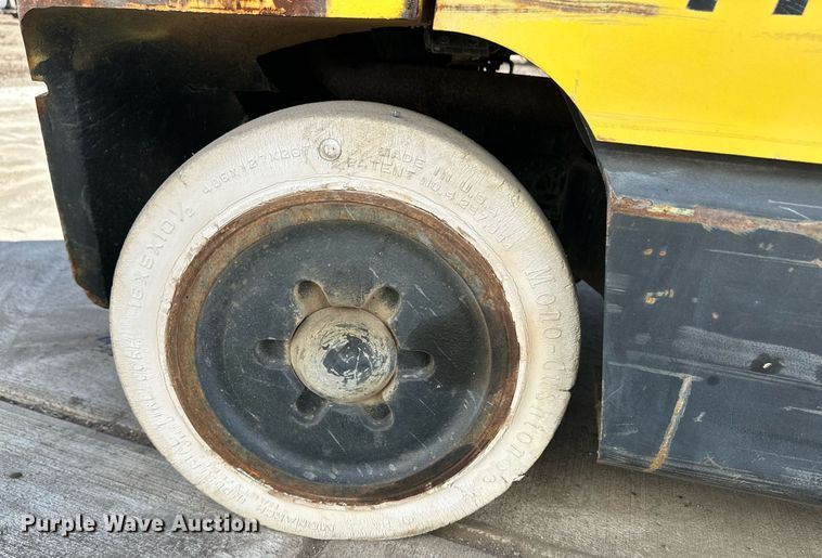 image for item EK9990 Hyster S50XM forklift