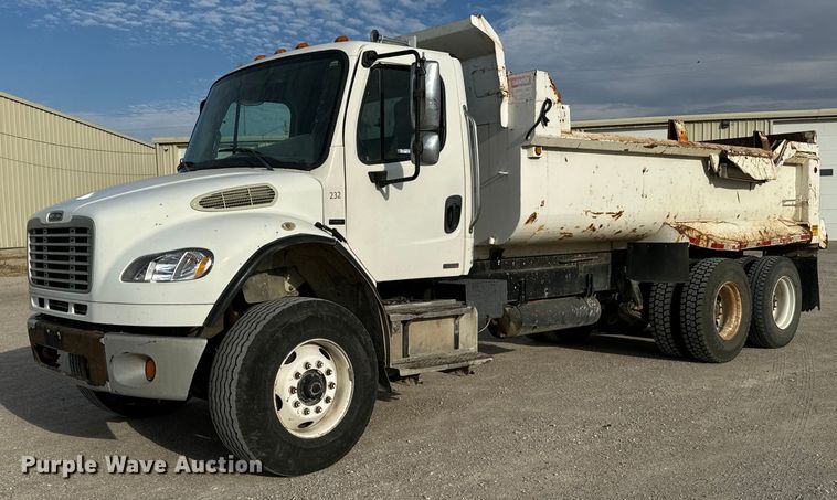 image for item GG9911 2003 Freightliner Business Class M2 dump truck