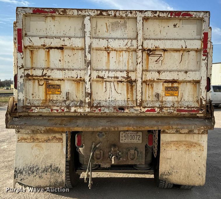 image for item GG9911 2003 Freightliner Business Class M2 dump truck