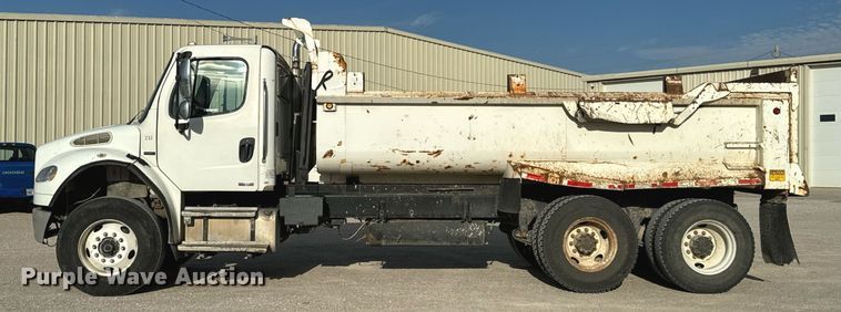 image for item GG9911 2003 Freightliner Business Class M2 dump truck