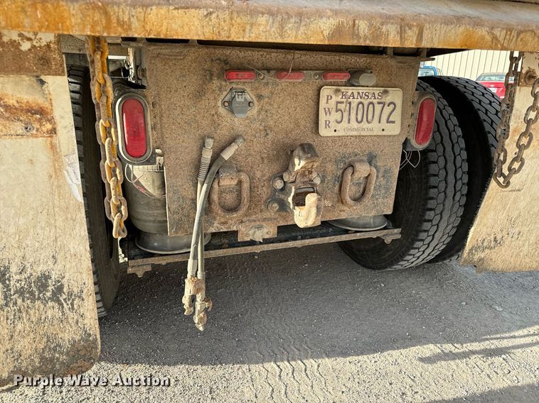 image for item GG9911 2003 Freightliner Business Class M2 dump truck