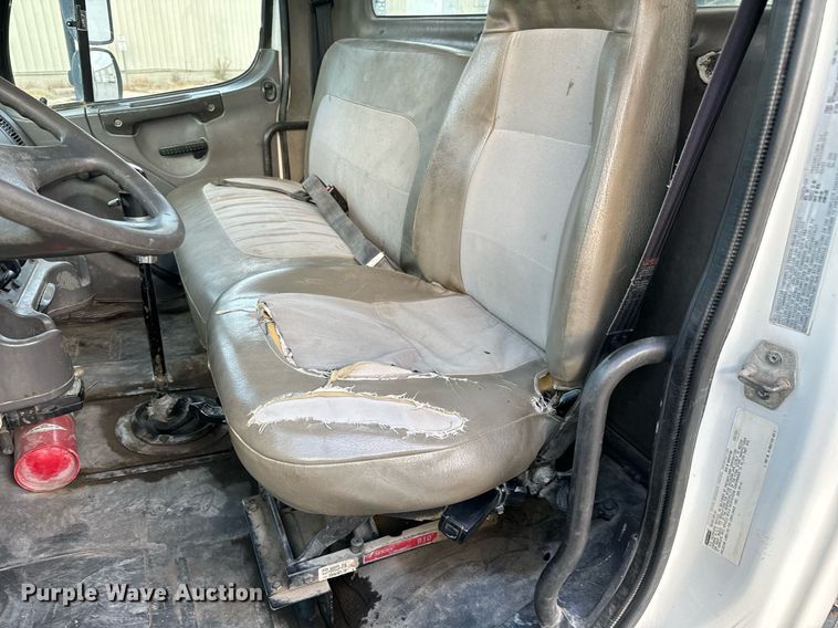 image for item GG9911 2003 Freightliner Business Class M2 dump truck