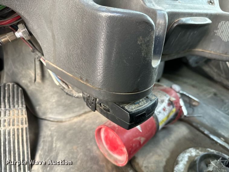 image for item GG9911 2003 Freightliner Business Class M2 dump truck