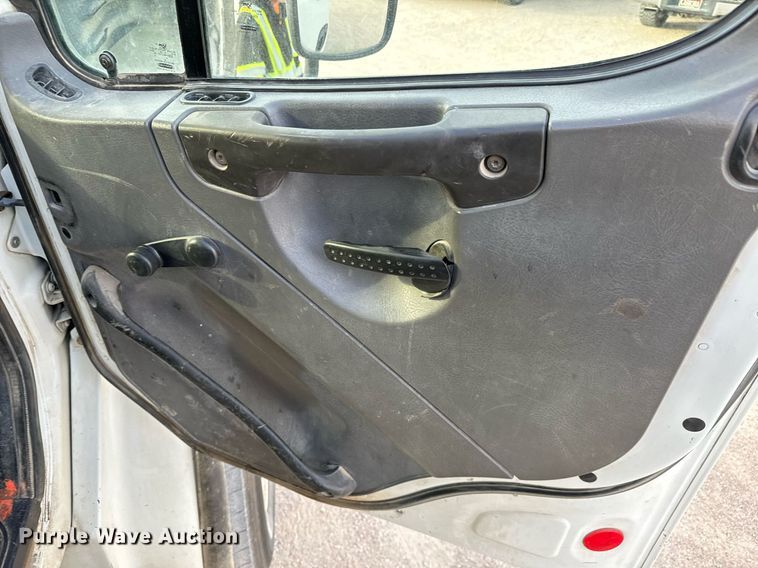 image for item GG9911 2003 Freightliner Business Class M2 dump truck