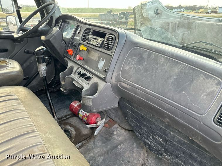 image for item GG9911 2003 Freightliner Business Class M2 dump truck