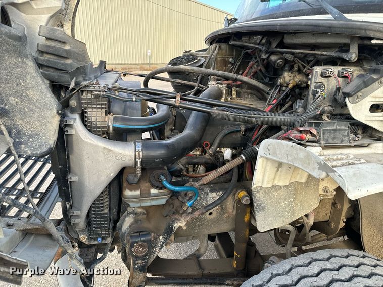 image for item GG9911 2003 Freightliner Business Class M2 dump truck