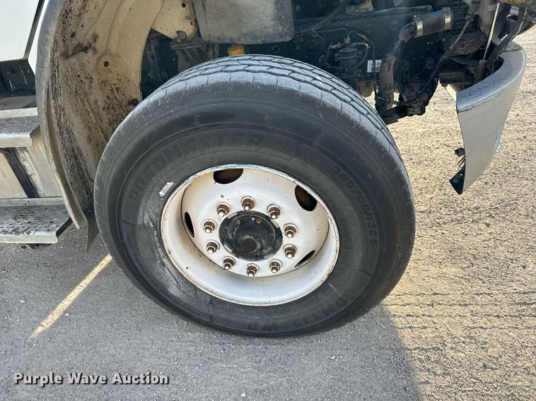 image for item GG9911 2003 Freightliner Business Class M2 dump truck