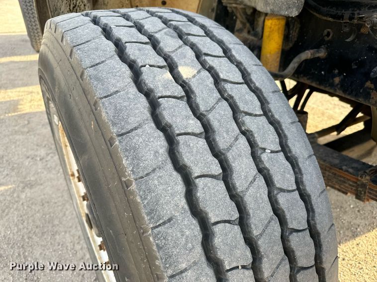 image for item GG9911 2003 Freightliner Business Class M2 dump truck