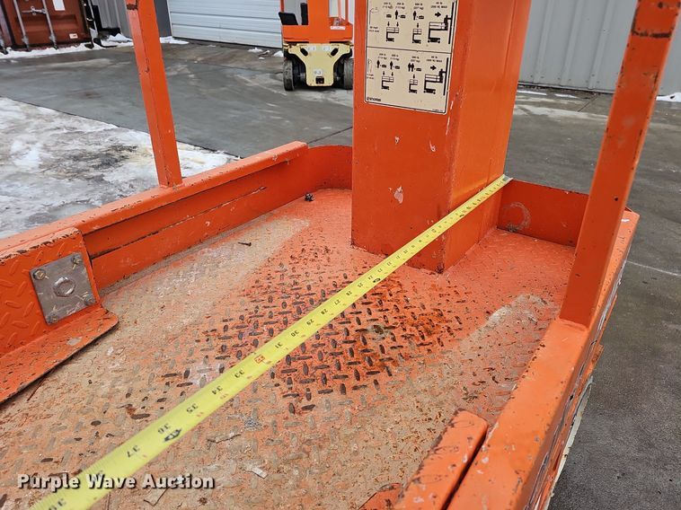 image for item IO9820 2017 Snorkel TM12E vertical lift