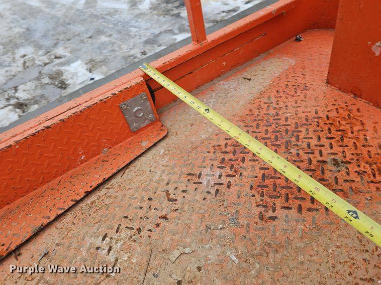 image for item IO9820 2017 Snorkel TM12E vertical lift